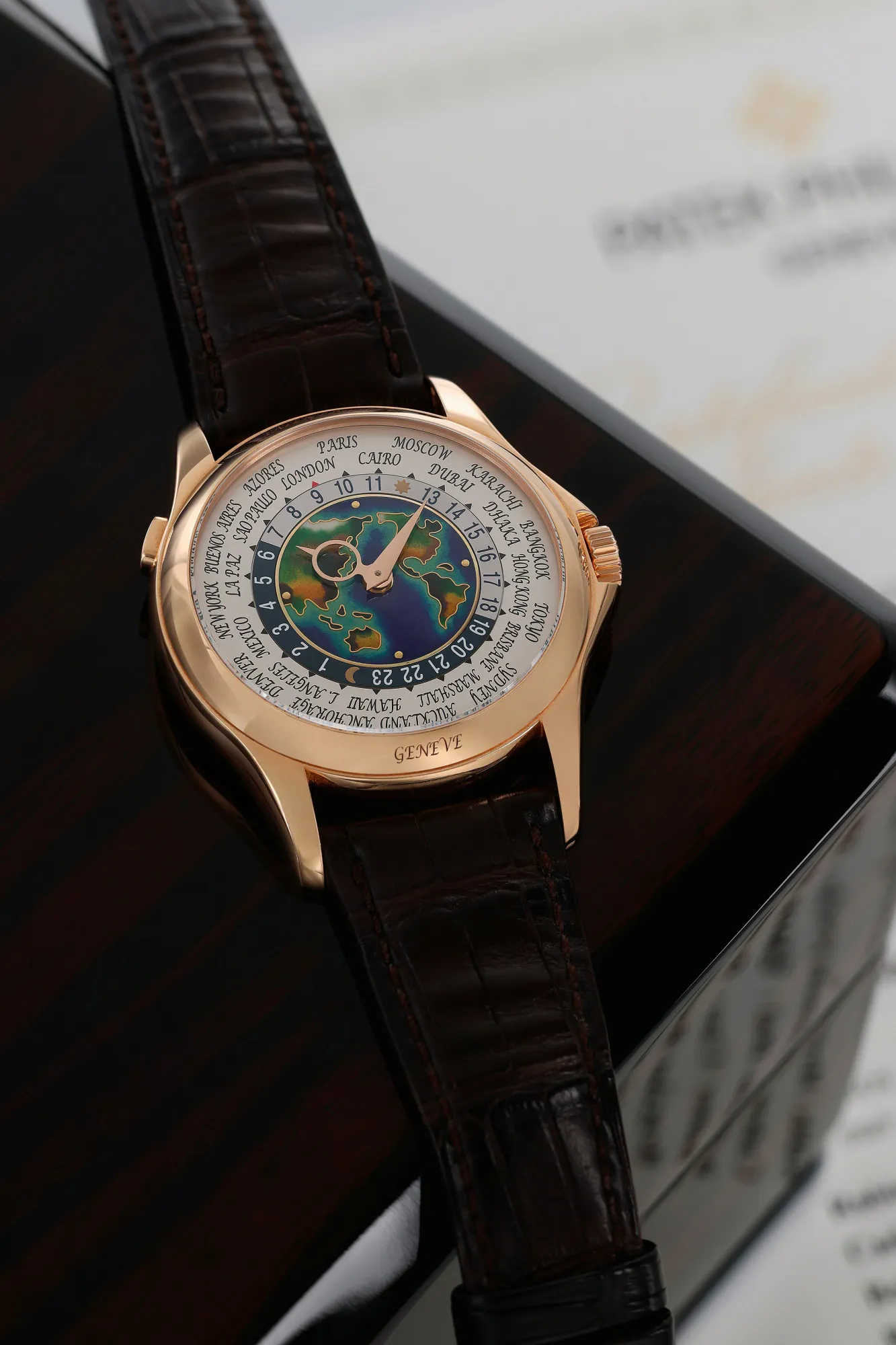 Patek Philippe World Time 5131R-010 40mm Rose gold Silver 5