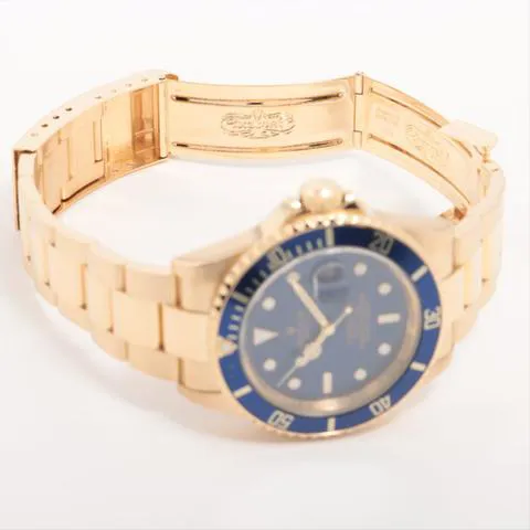 Rolex Submariner 16618 40mm Yellow gold Blue 4