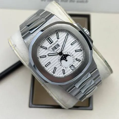 Patek Philippe Nautilus 5726/1A-010 40.5mm Stainless steel White