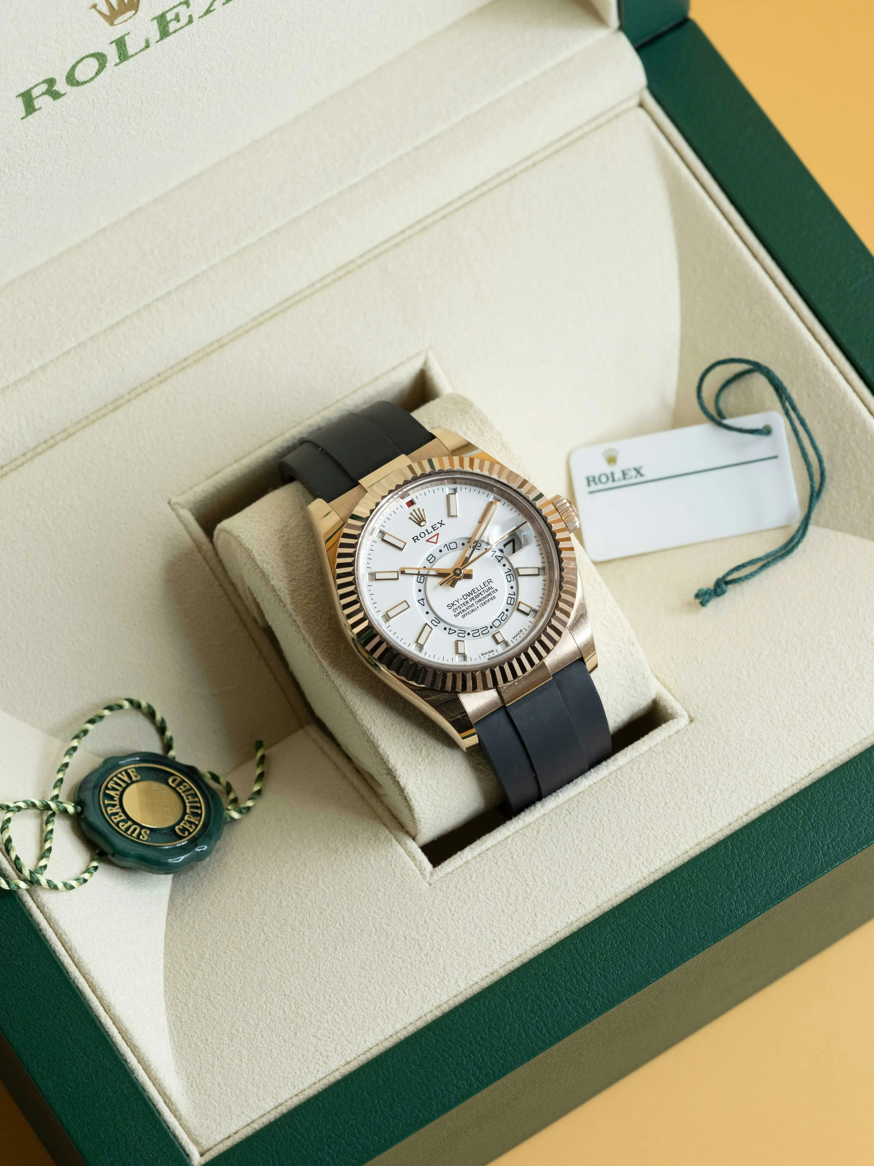 Rolex Sky-Dweller 326235 42mm Rose gold White 18