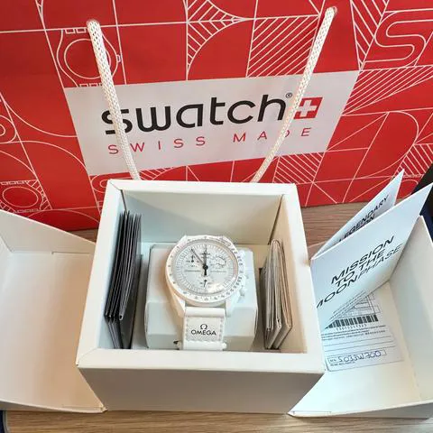 Swatch Moonswatch SO33W700 42mm Ceramic White