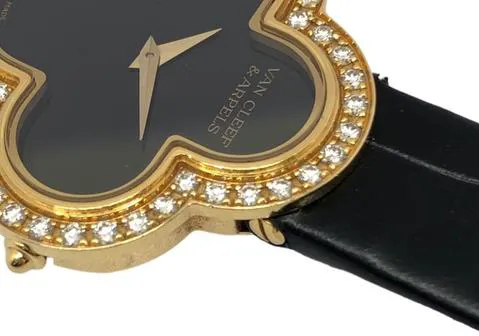 Van Cleef & Arpels Alhambra VCARN5HZ00 30mm Yellow gold Black 1