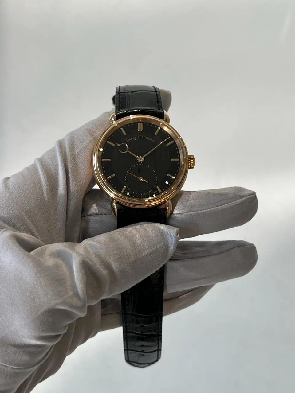 Urban Jürgensen 1140 YG 40mm Yellow gold Black 2