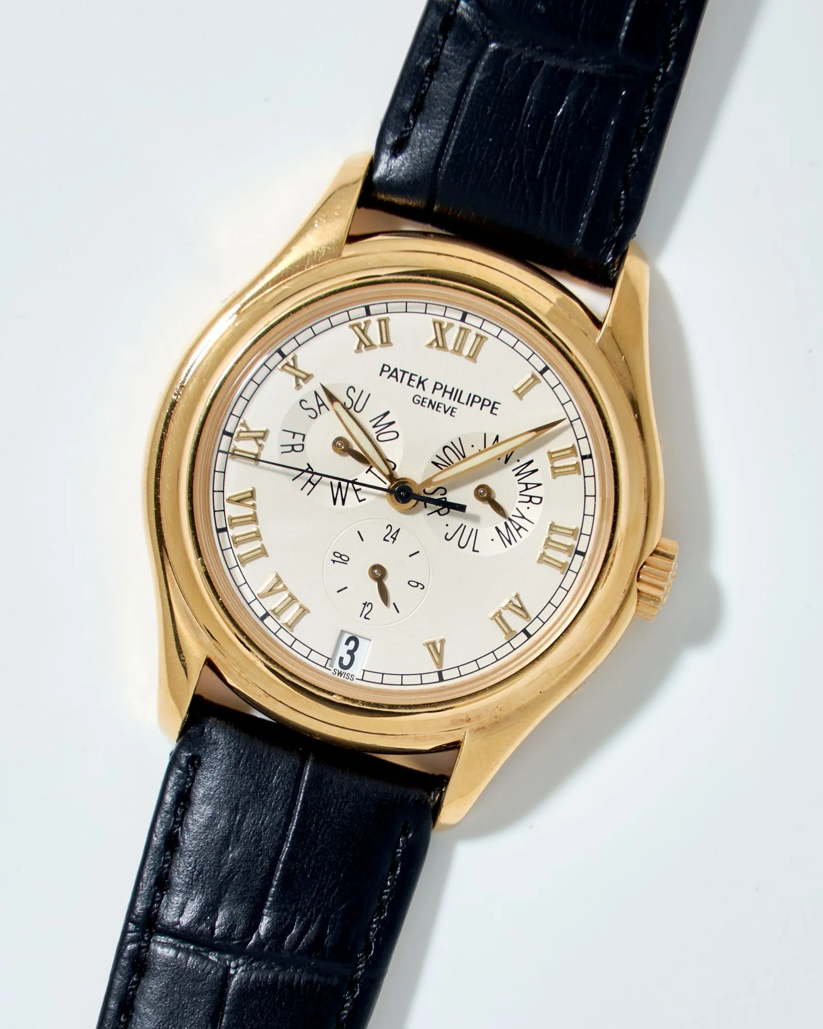 Patek Philippe Annual Calendar 5035J-001 37mm Yellow gold Cream 3