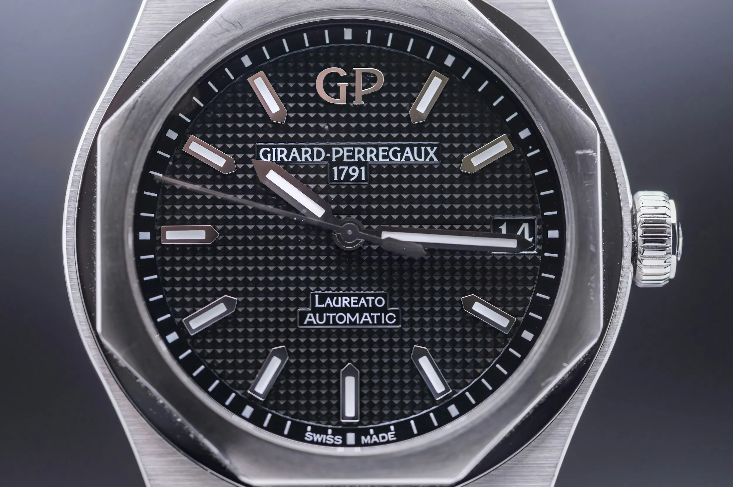 Girard-Perregaux Laureato 81010-11-634-11A 42mm Stainless steel Black 11