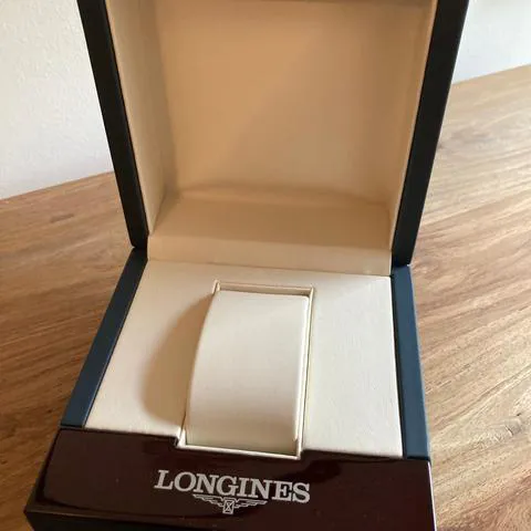 Longines Elegant L4.910.4.72.2 39mm Stainless steel Gray