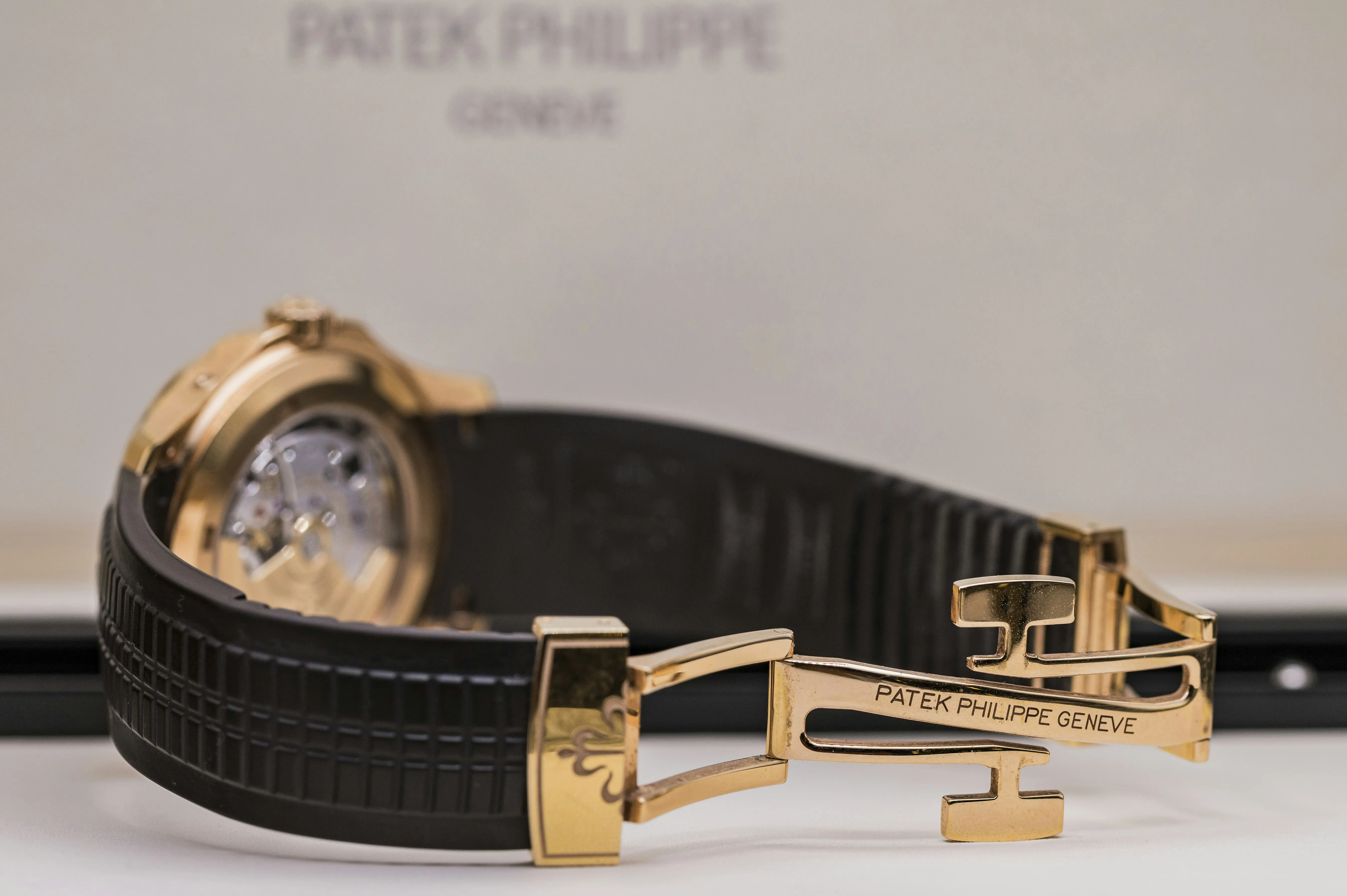 Patek Philippe Aquanaut 5164R-001 40.8mm Rose gold Brown 8