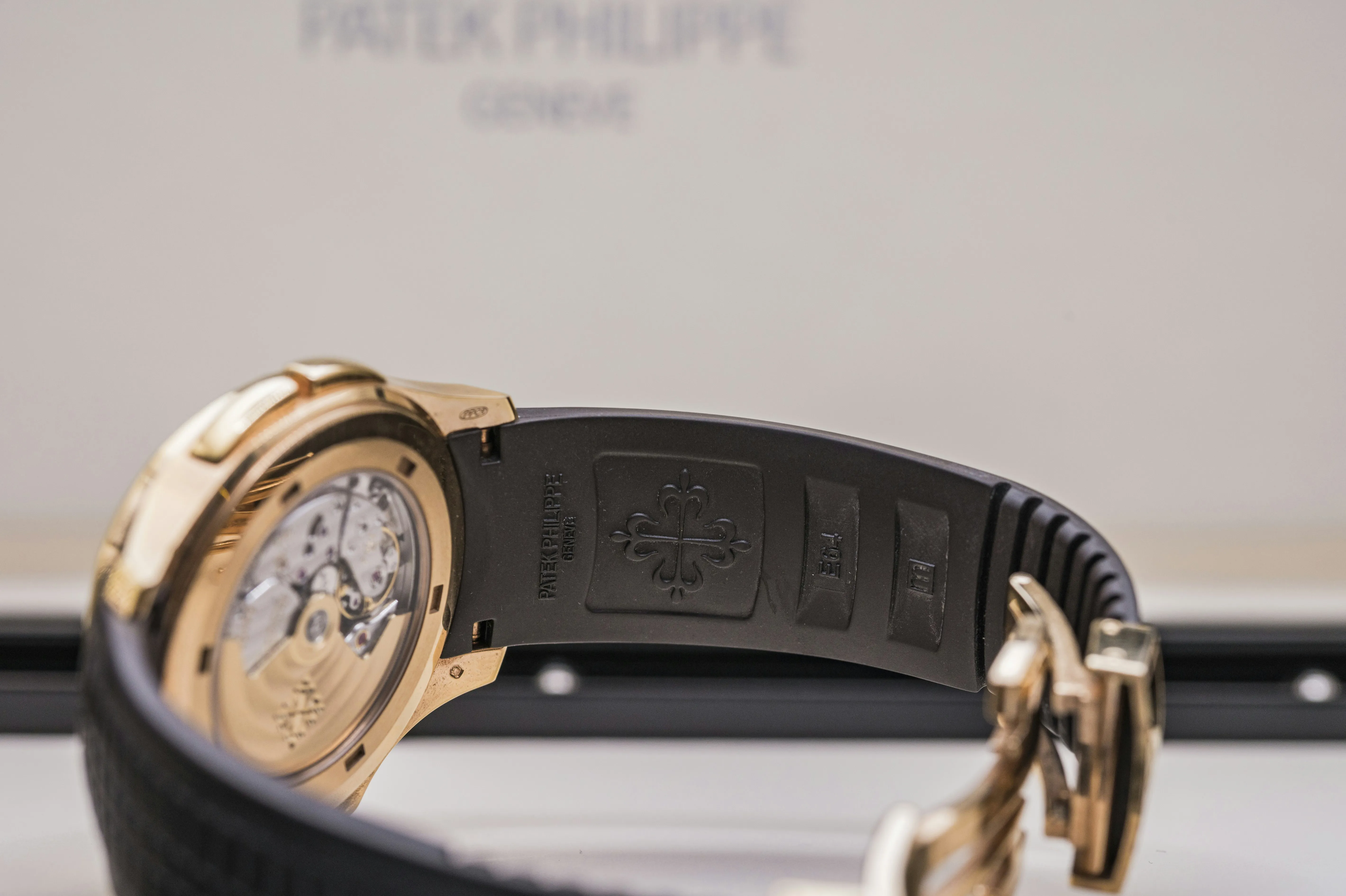 Patek Philippe Aquanaut 5164R-001 40.8mm Rose gold Brown 12