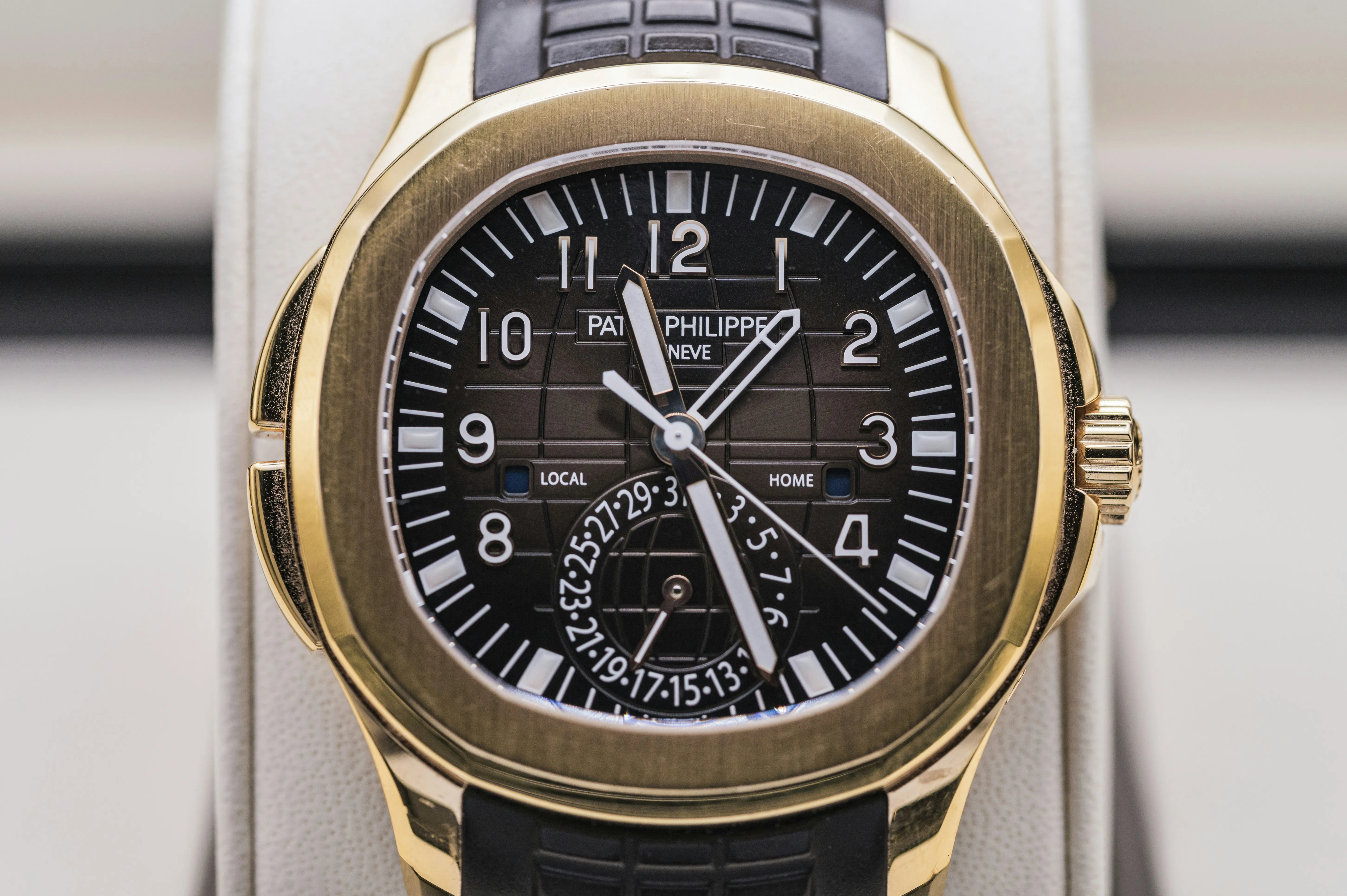 Patek Philippe Aquanaut 5164R-001 40.8mm Rose gold Brown 19