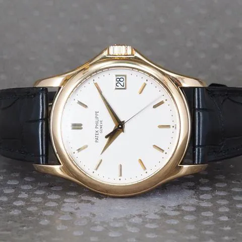 Patek Philippe Calatrava 5127J-001 37mm Yellow gold Silver