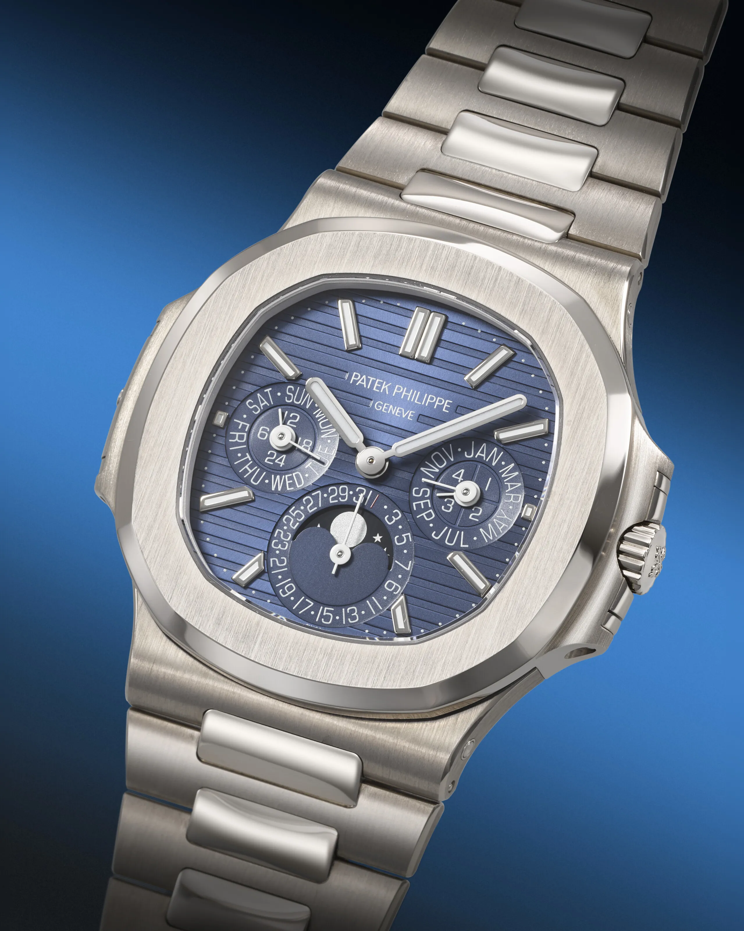 Patek Philippe Nautilus 5740/1G-001 40mm White gold Blue 1