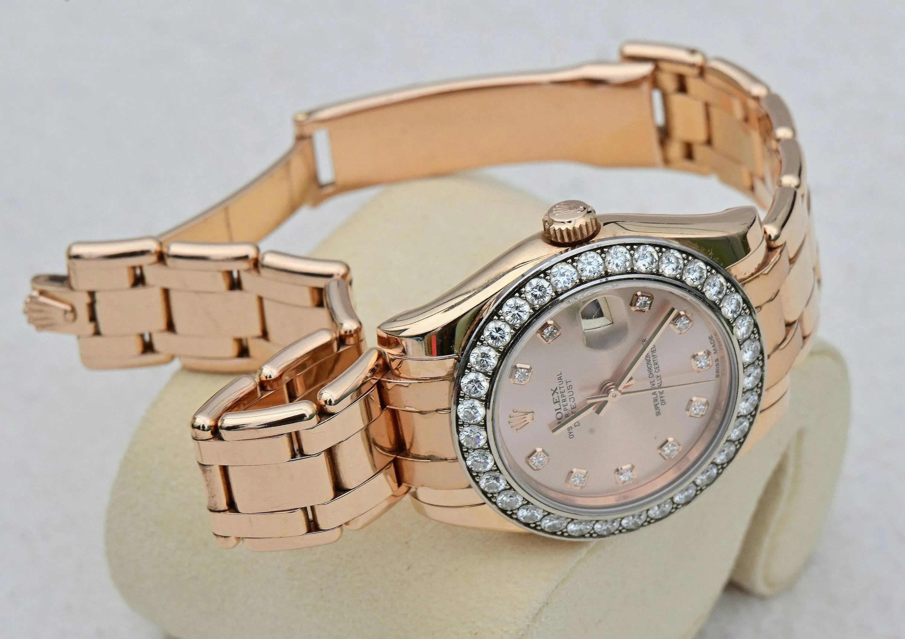 Rolex Pearlmaster 81285 34mm Rose gold and Diamond Rose 15