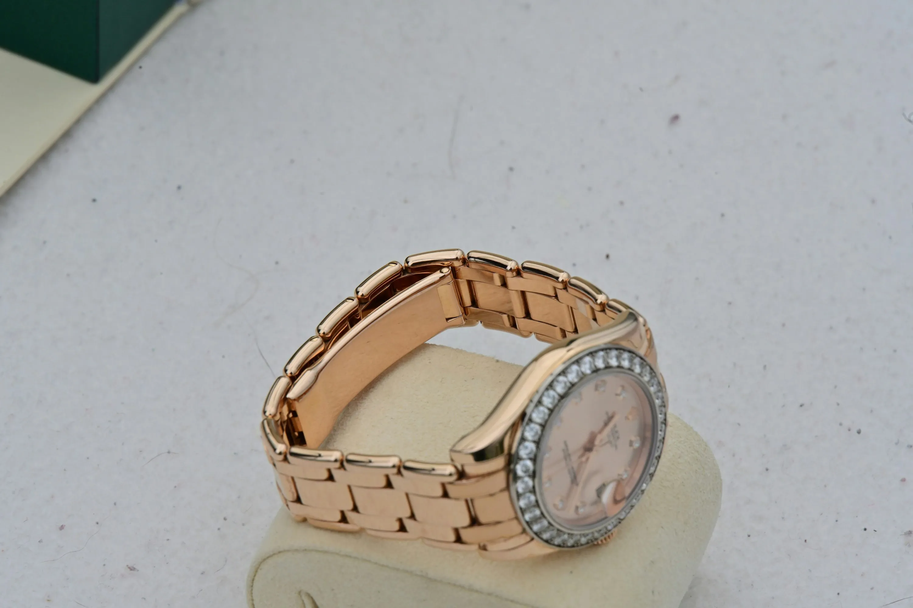 Rolex Pearlmaster 81285 34mm Rose gold and Diamond Rose 17