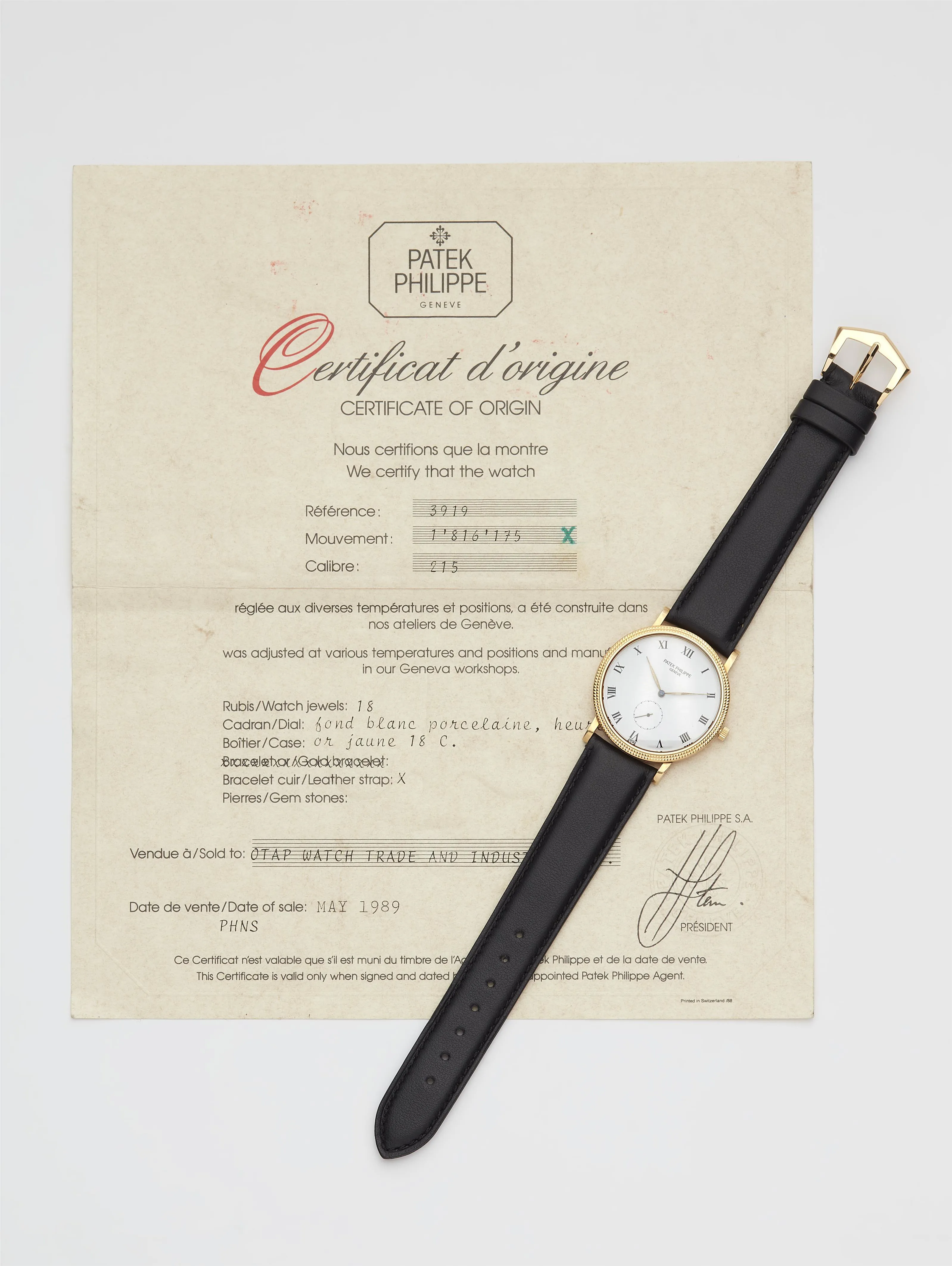 Patek Philippe Calatrava 3919 33mm Yellow gold White