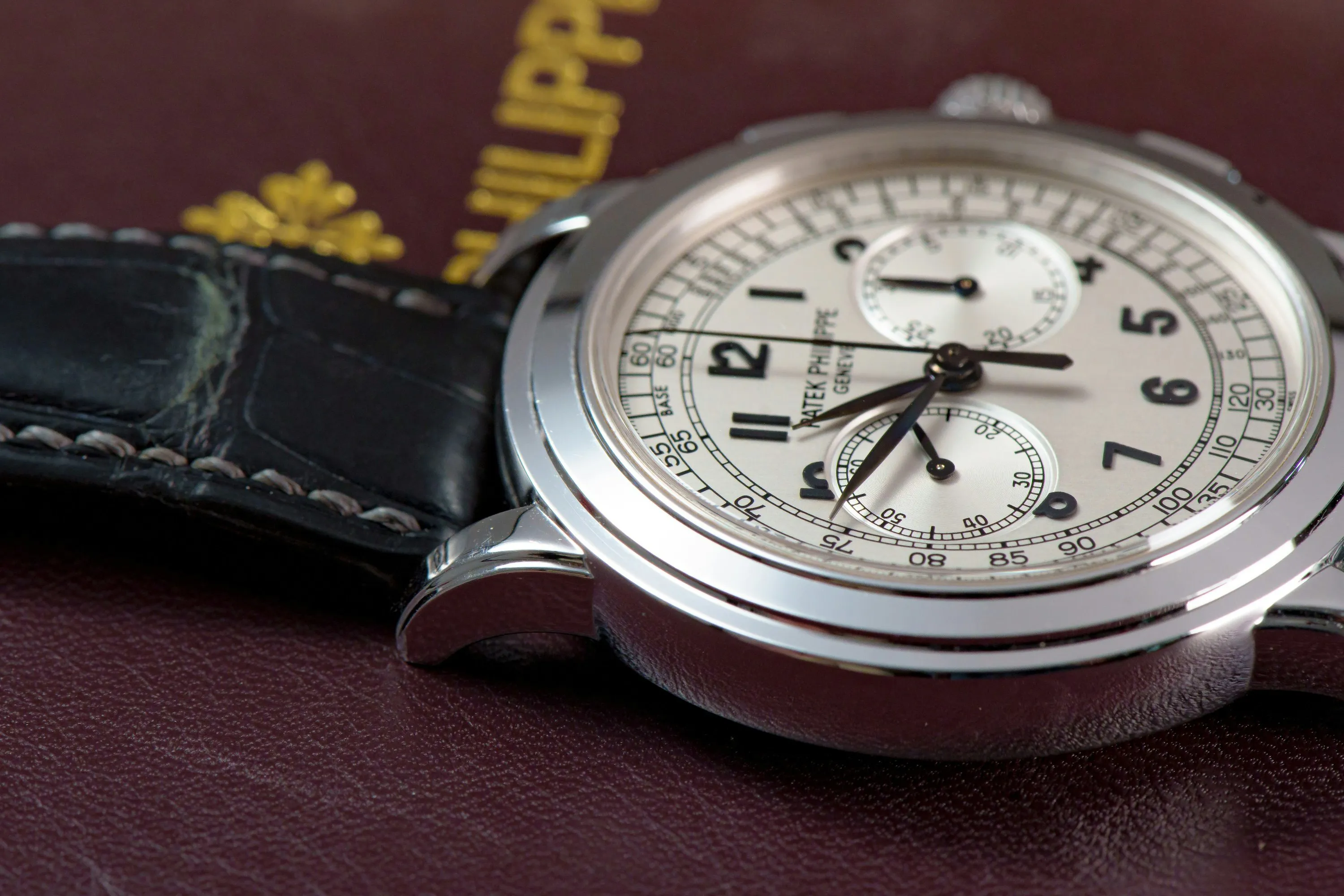 Patek Philippe Chronograph 5070 G 42mm White gold Silver 12