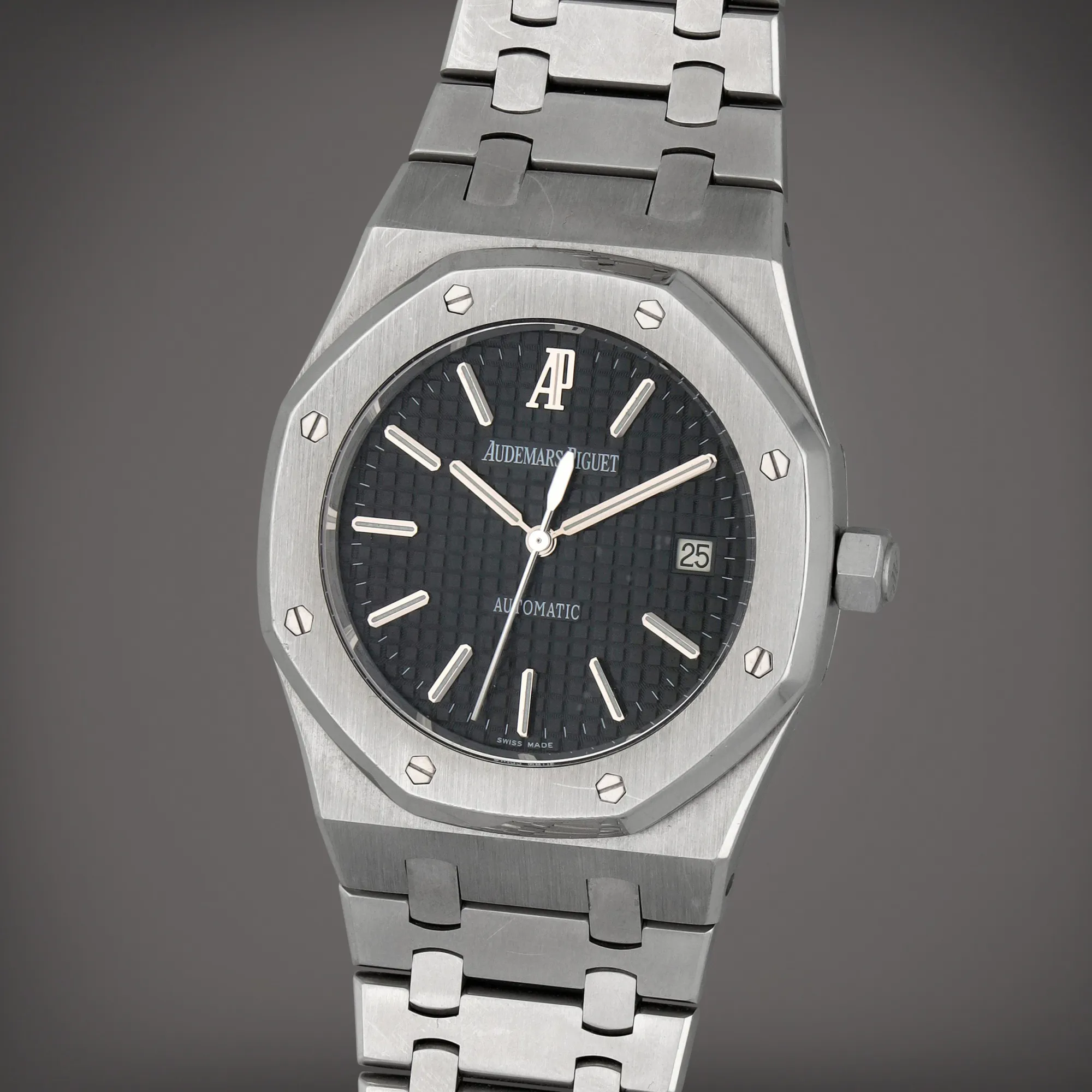 Audemars Piguet Royal Oak 15300ST.OO.1220ST.03 39mm Stainless steel Black