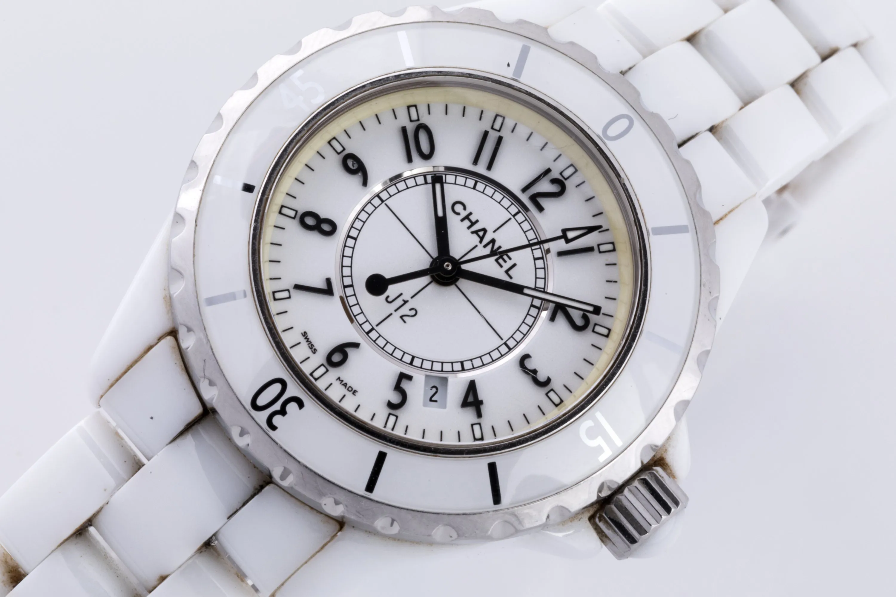 Chanel J12 33mm Ceramic and Stainless steel White 1