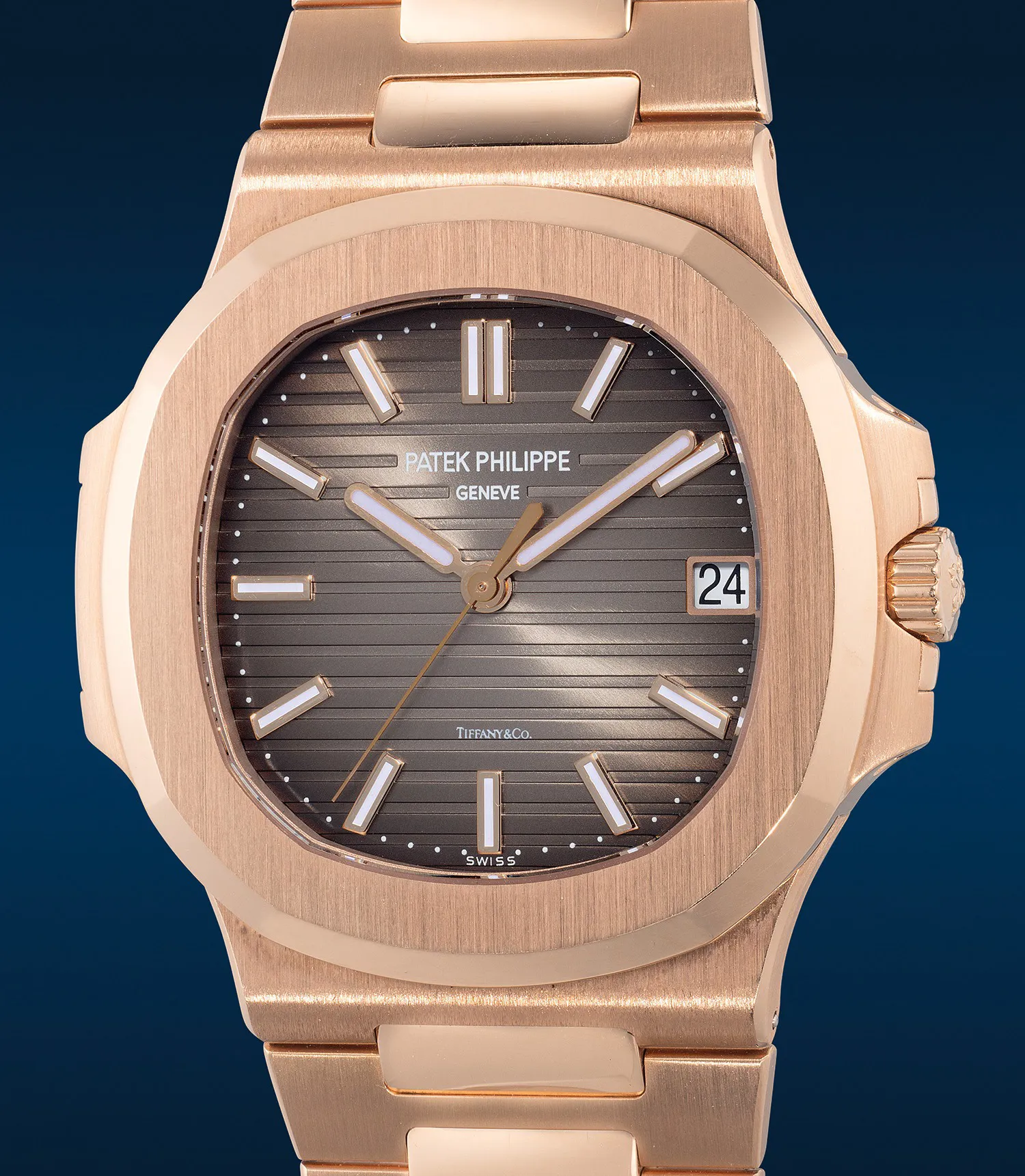 Patek Philippe Nautilus 5711/1R-001 40mm Rose gold Brown