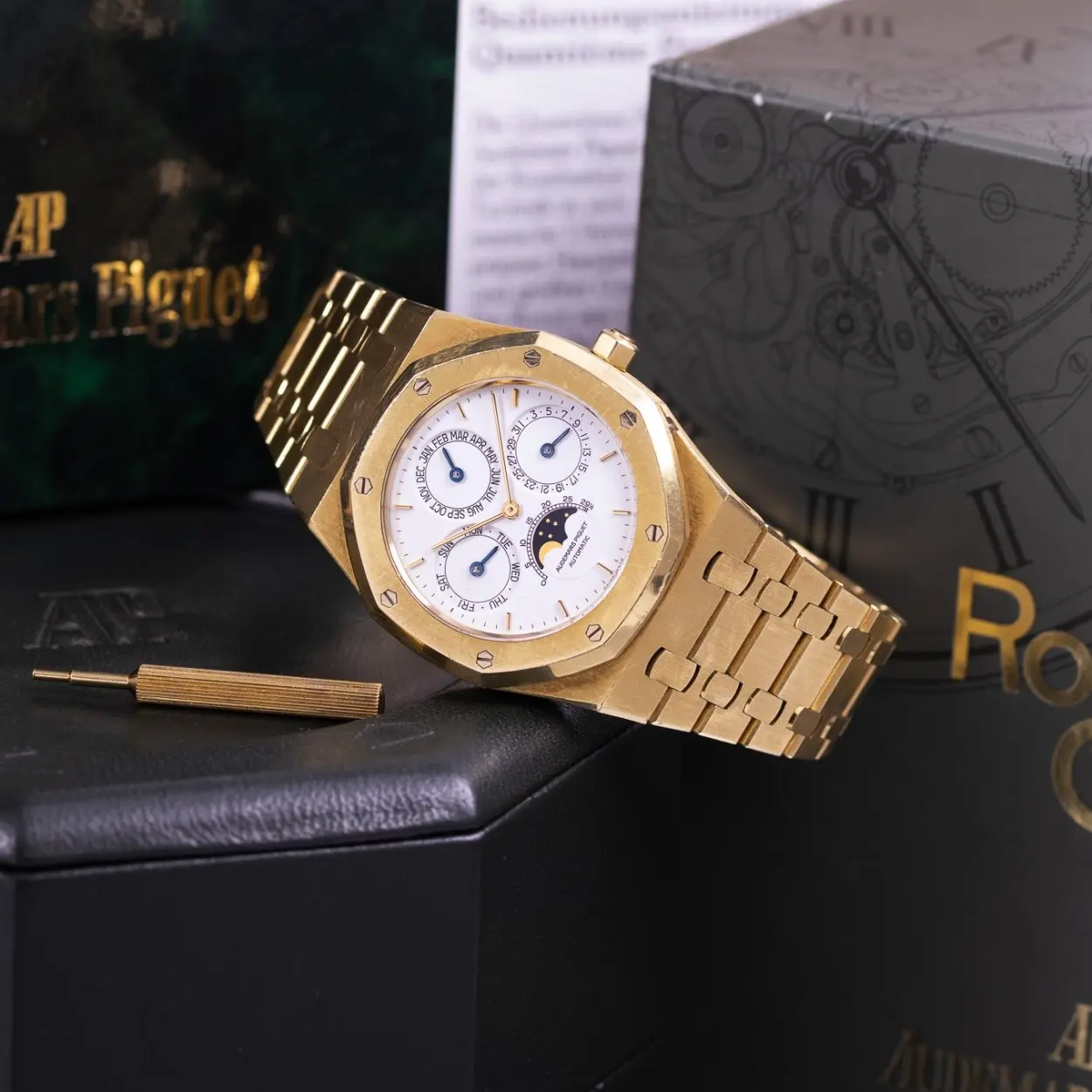 Audemars Piguet Royal Oak 25654BA 39mm Gold White 2