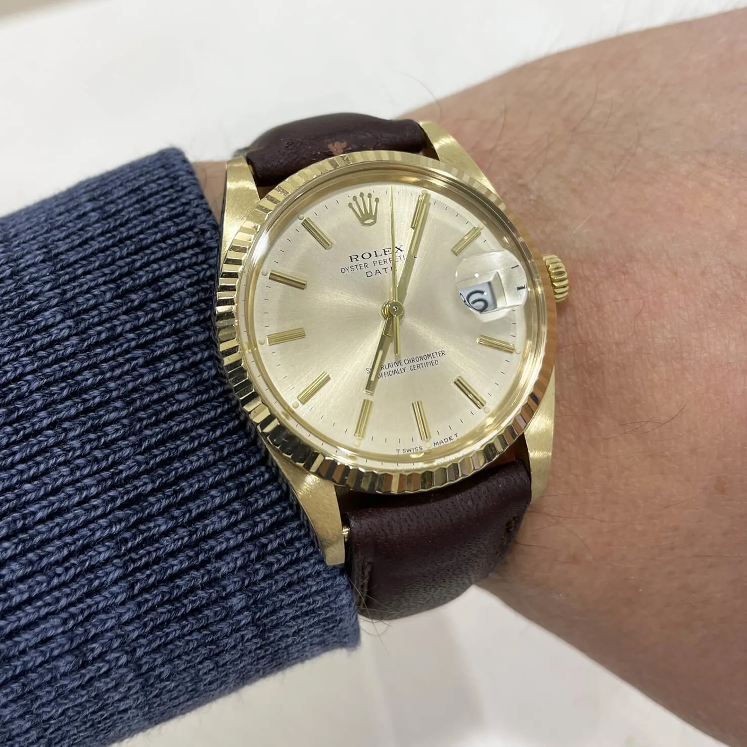 Rolex Oyster Perpetual Date 15038 34mm Yellow gold Champagne 3