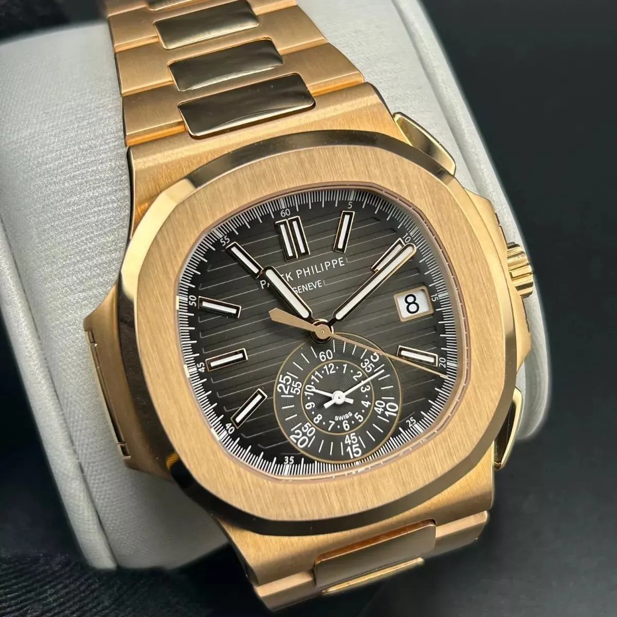 Patek Philippe Nautilus 5980/1R-001 40.5mm Rose gold Black