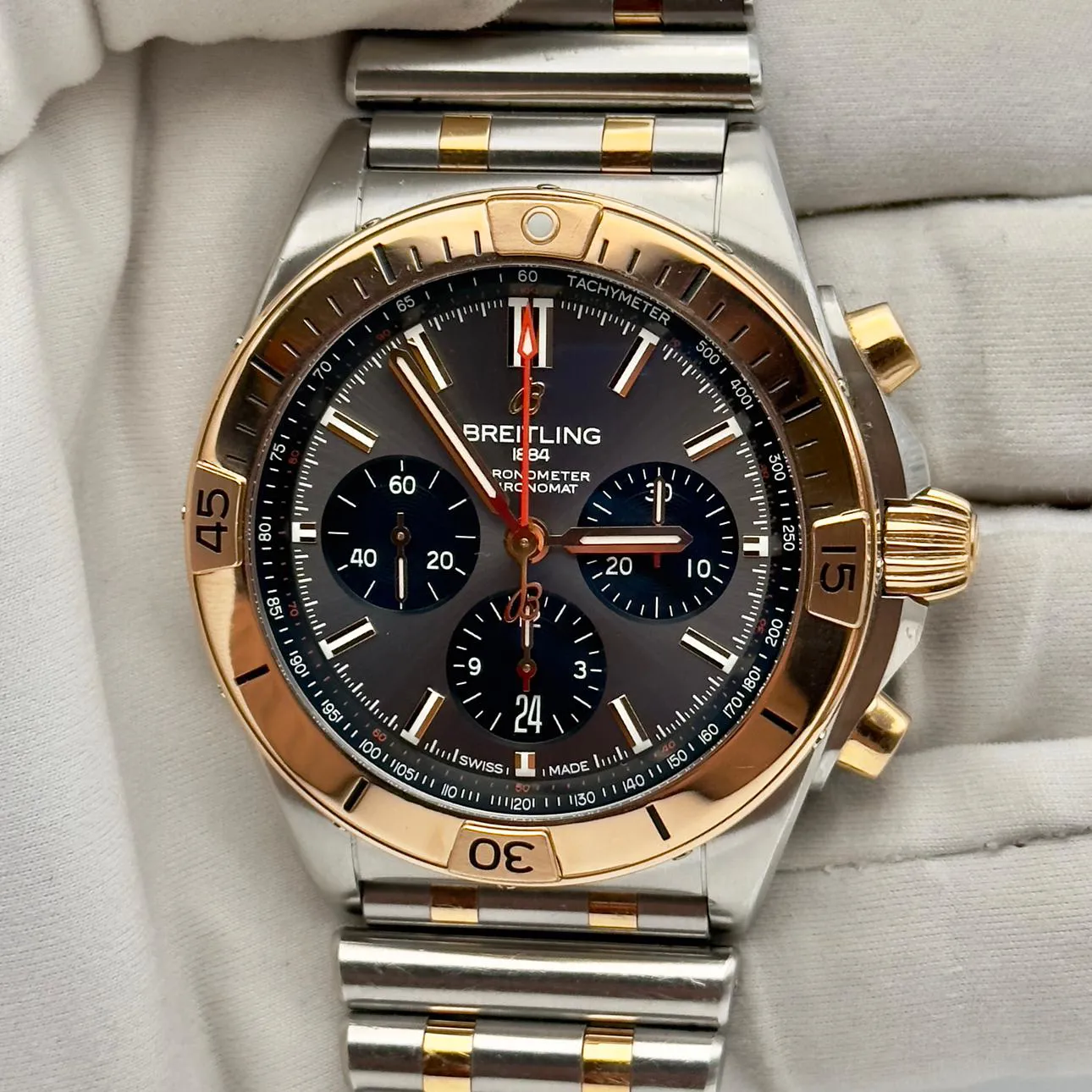 Breitling Chronomat UB0134101B1U1 42mm Rose gold Gray