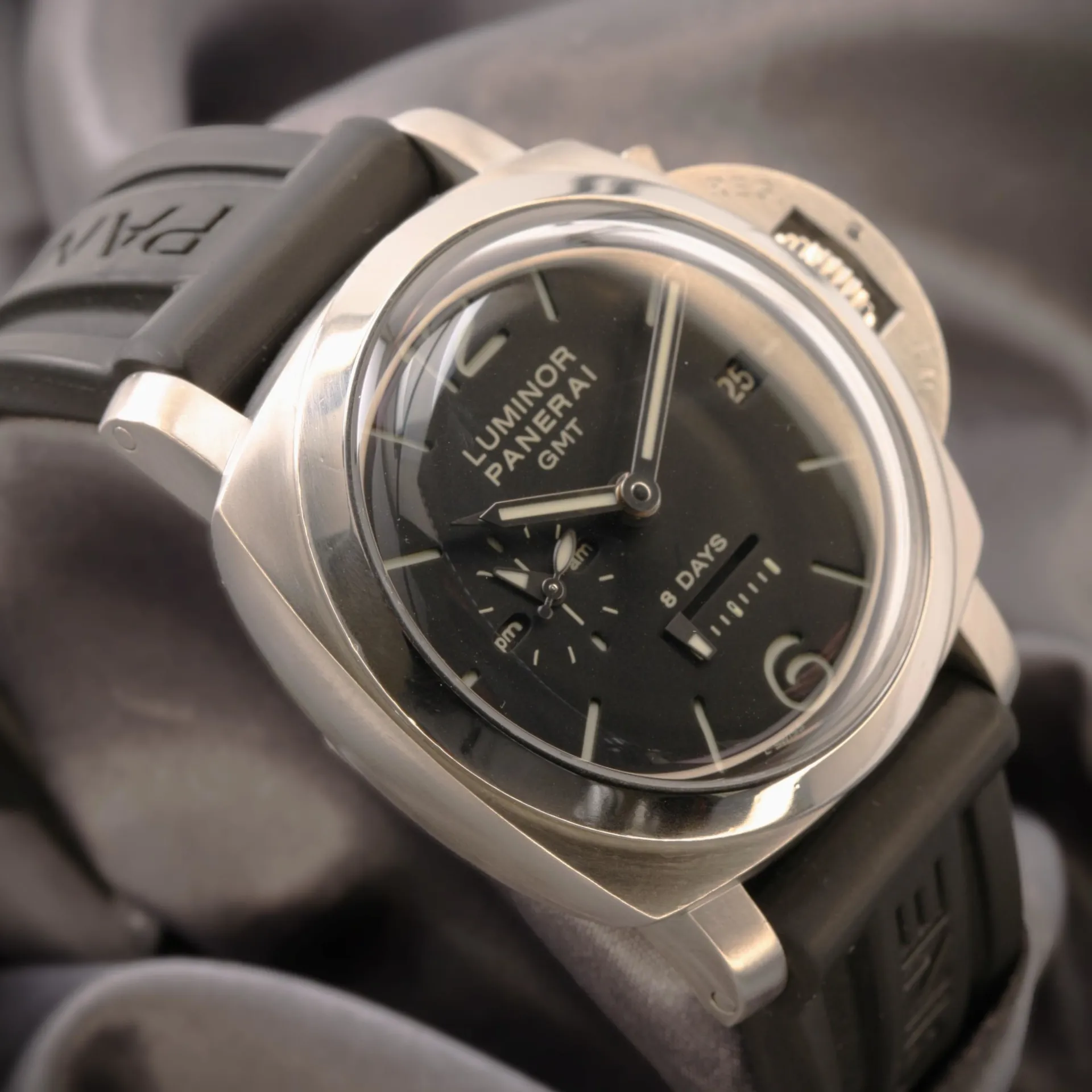 Panerai Luminor 1950 PAM 00233 44mm Stainless steel Black 2