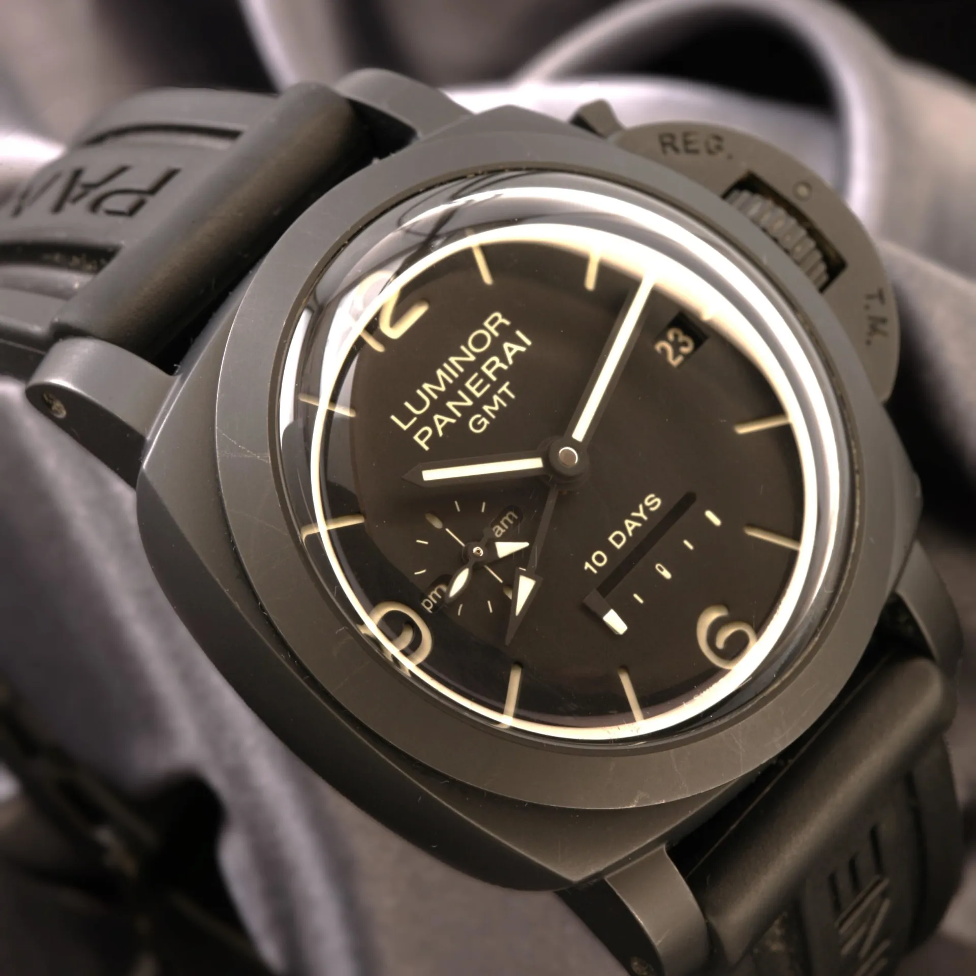 Panerai Luminor 1950 PAM 00335 44mm Titanium Black 2