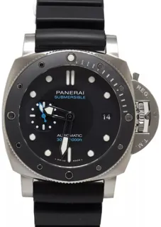 Panerai Submersible PAM02683 Stainless steel Black