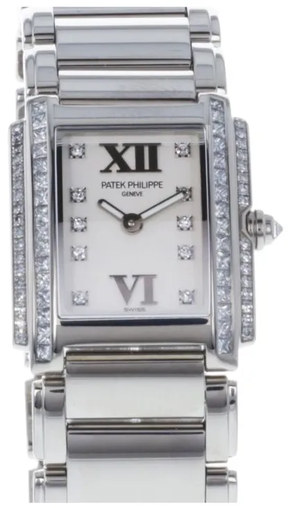 Patek Philippe Twenty~4 4910/20G-011 22mm White gold Mother-of-pearl