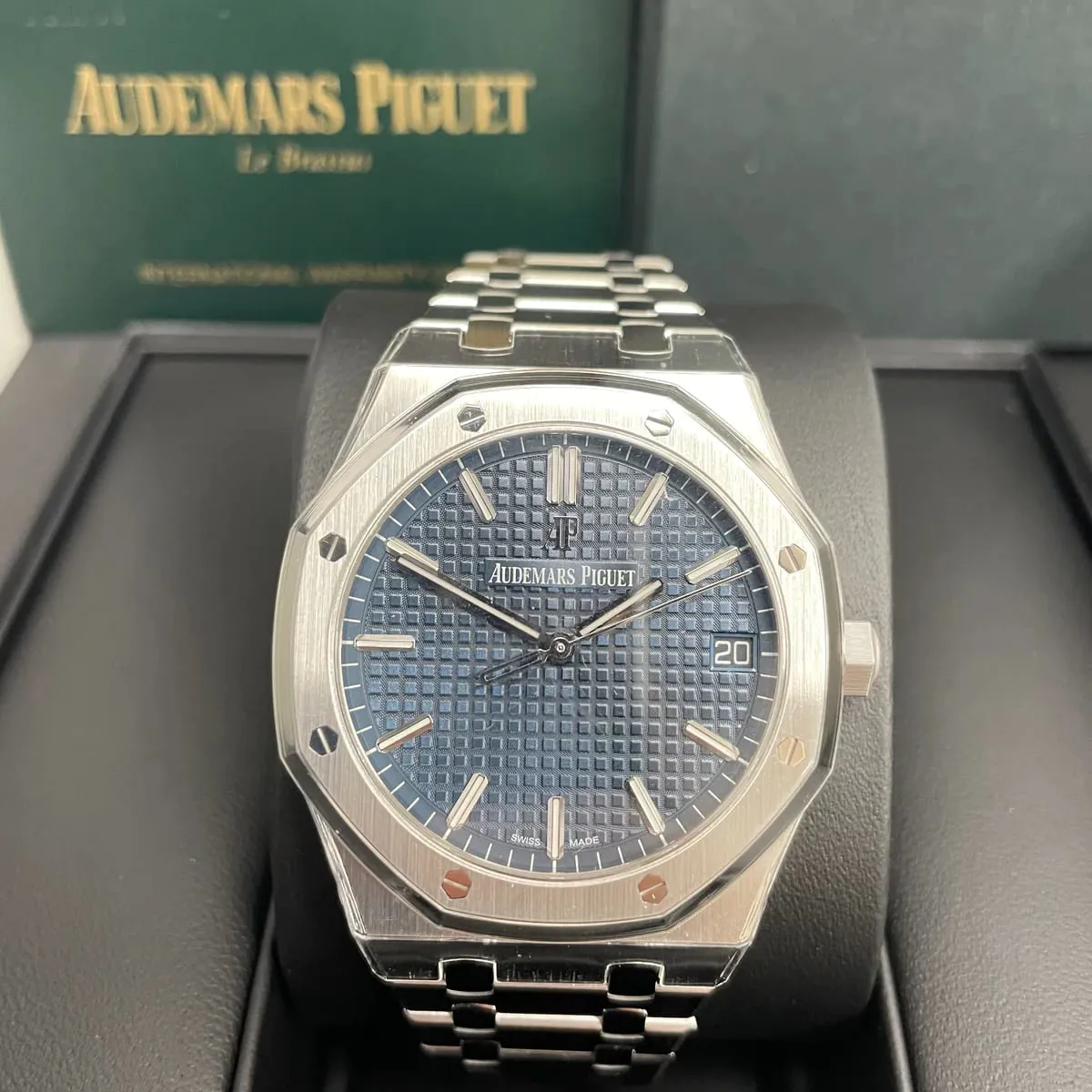 Audemars Piguet Royal Oak 15500ST.OO.1220ST.01 41mm Stainless steel Blue