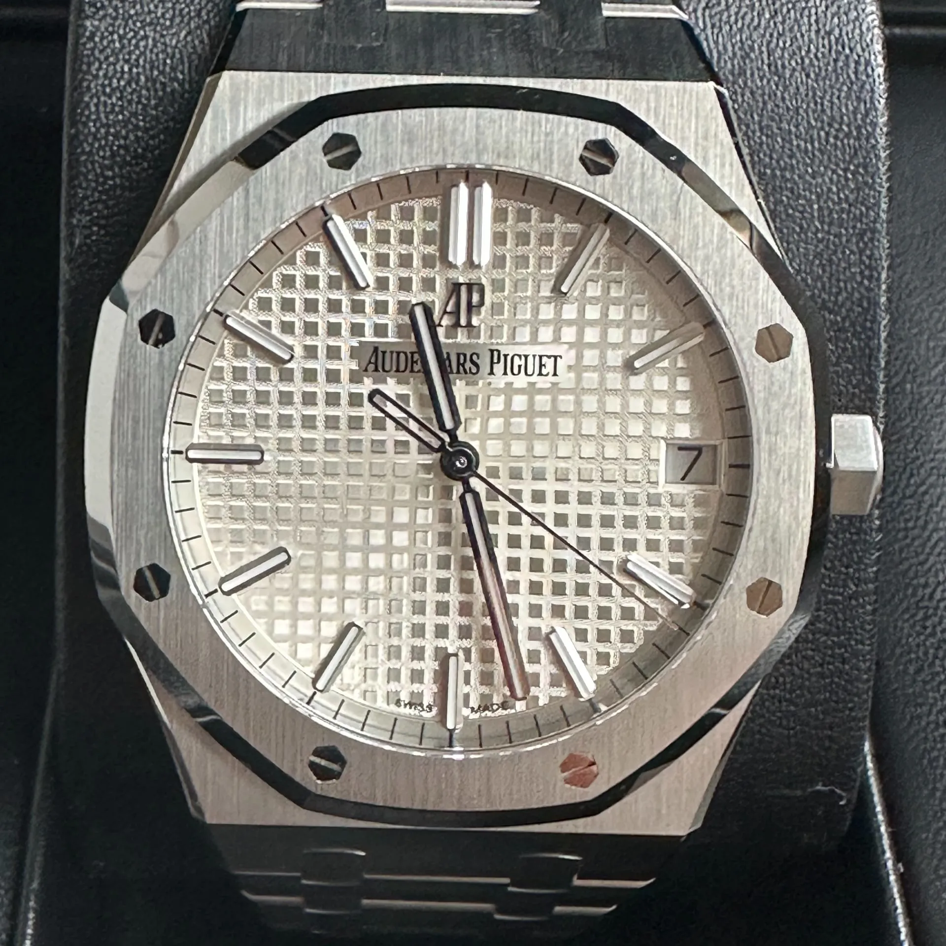 Audemars Piguet Royal Oak 15500ST.OO.1220ST.04 41mm Stainless steel Silver