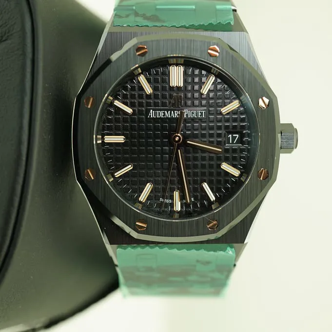 Audemars Piguet Royal Oak 77350CE.OO.1266CE.01 34mm Rose gold Black