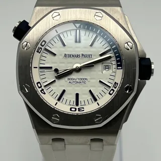 Audemars Piguet Royal Oak Offshore Diver 15710ST.OO.A010CA.01 Stainless steel White