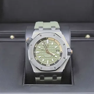 Audemars Piguet Royal Oak Offshore Diver 15720ST.OO.A052CA.01 Stainless steel Green