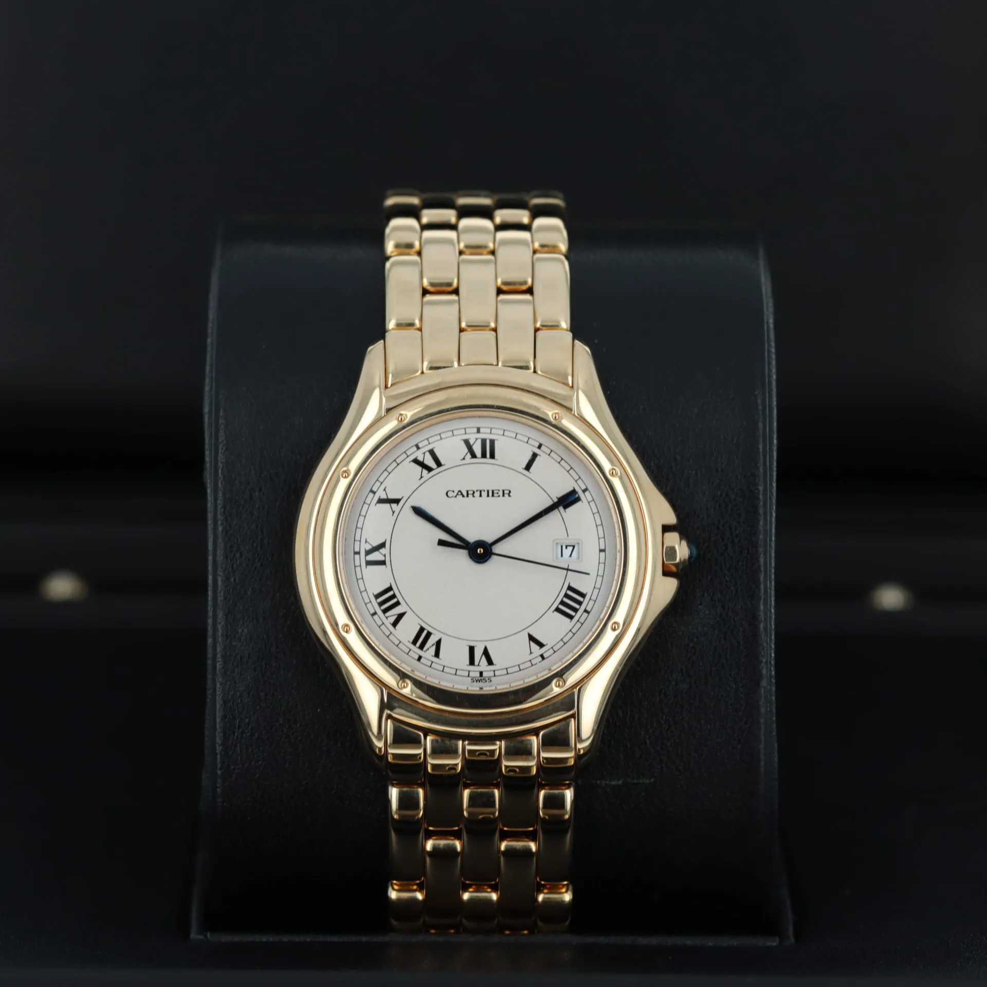 Cartier Cougar 887904 33mm Yellow gold White