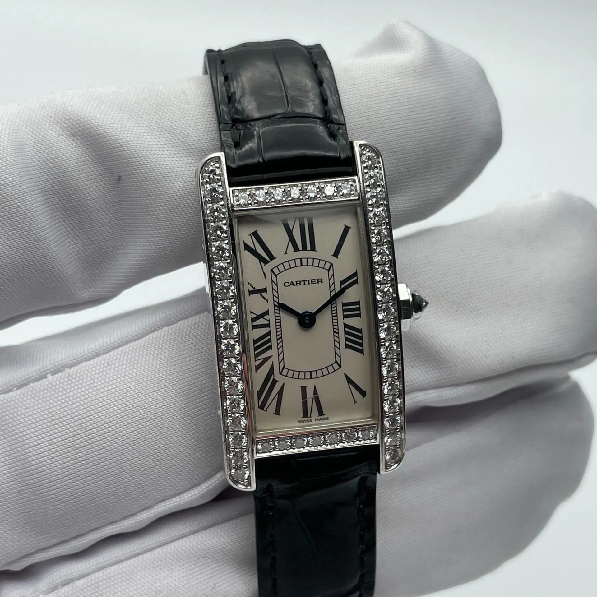 Cartier Tank Américaine 2489 35mm White gold Silver