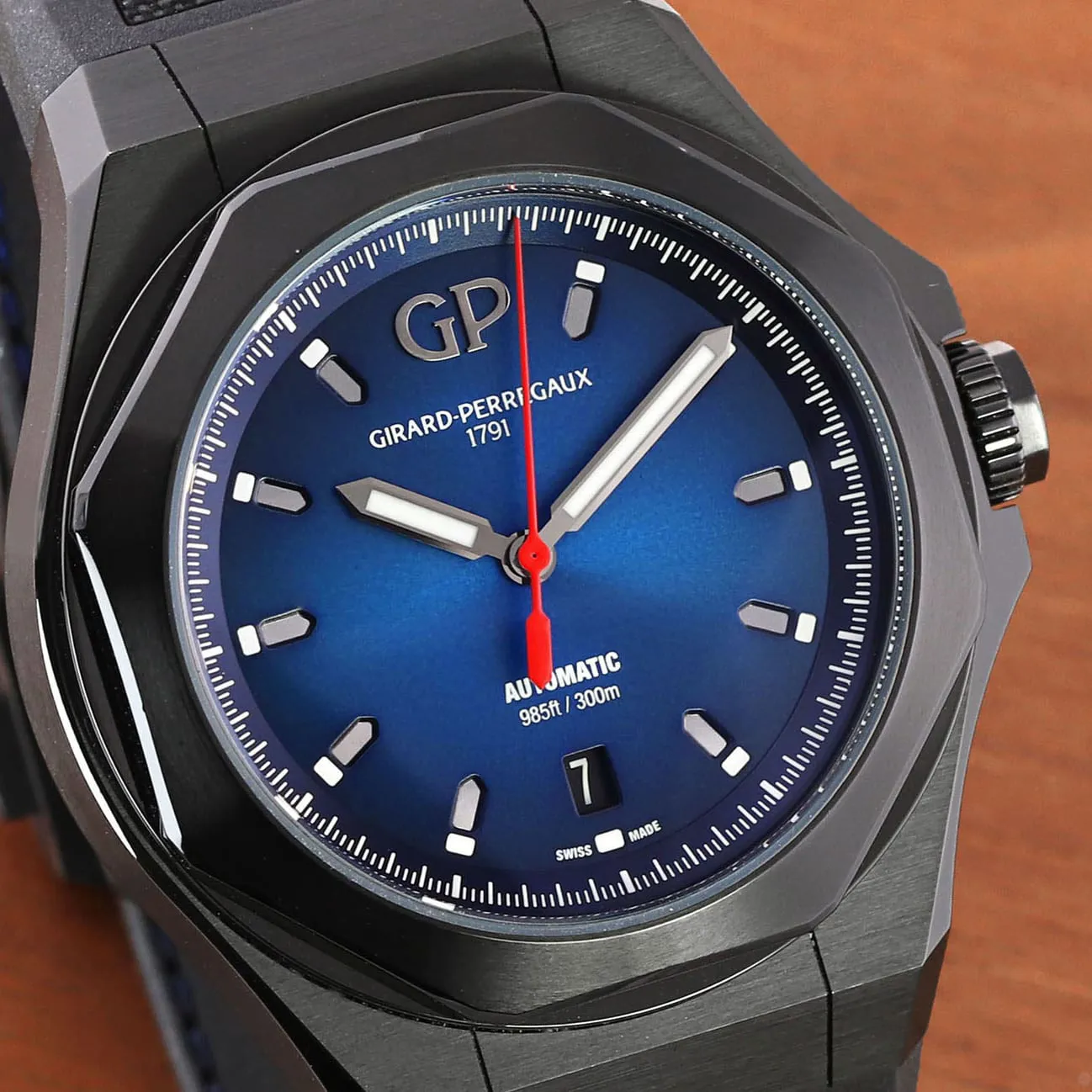 Girard-Perregaux Laureato 81070-21-491-FH6A 44mm Titanium Blue