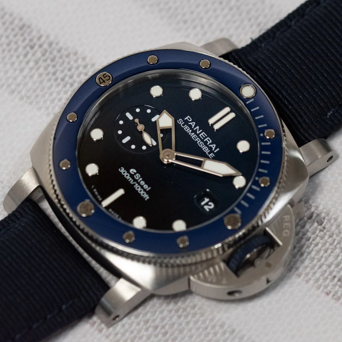 Panerai Submersible PAM 01289 44mm Steel Blue