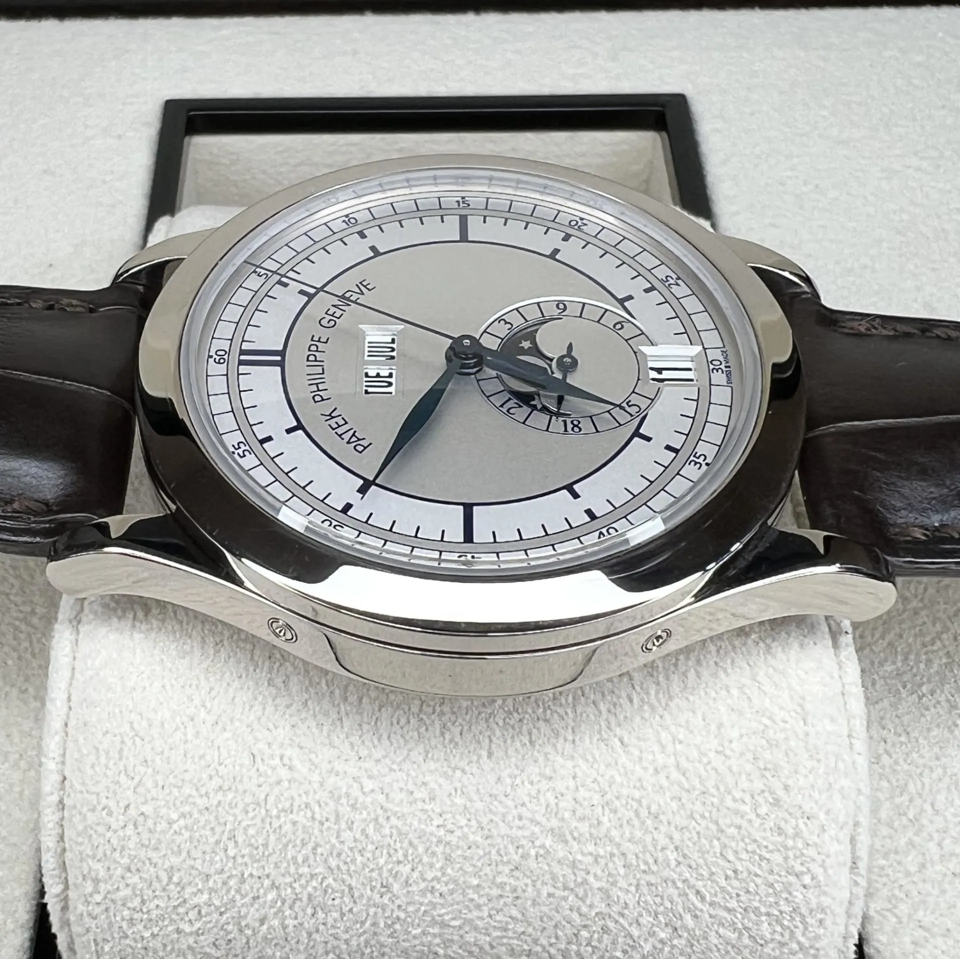 Patek Philippe Annual Calendar 5396G-001 38.5mm White gold Silver 1