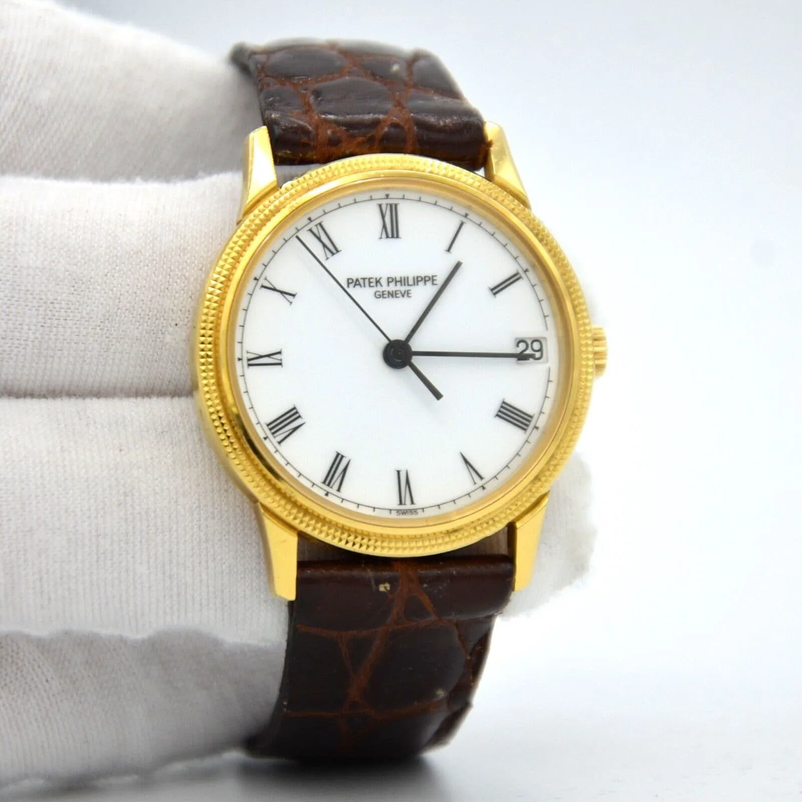 Patek Philippe Calatrava 3802/200 34mm Yellow gold White