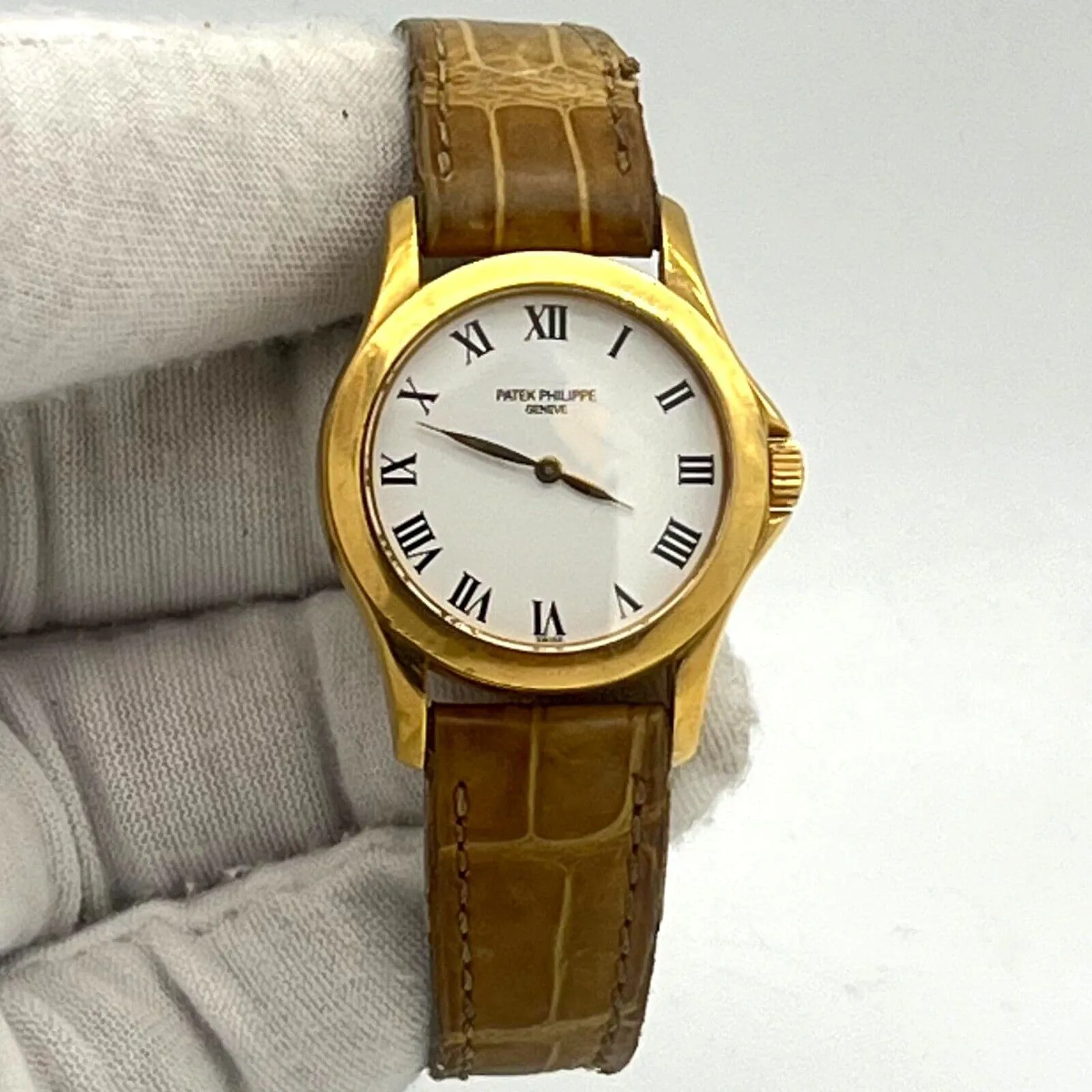 Patek Philippe Calatrava 4905J 27mm Yellow gold White