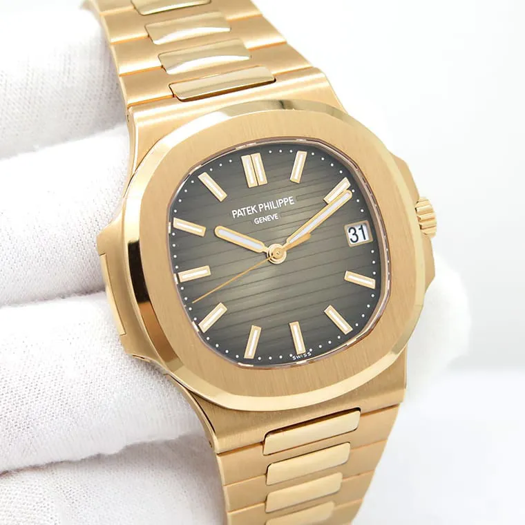 Patek Philippe Nautilus 5711/1R-001 40mm Rose gold Brown