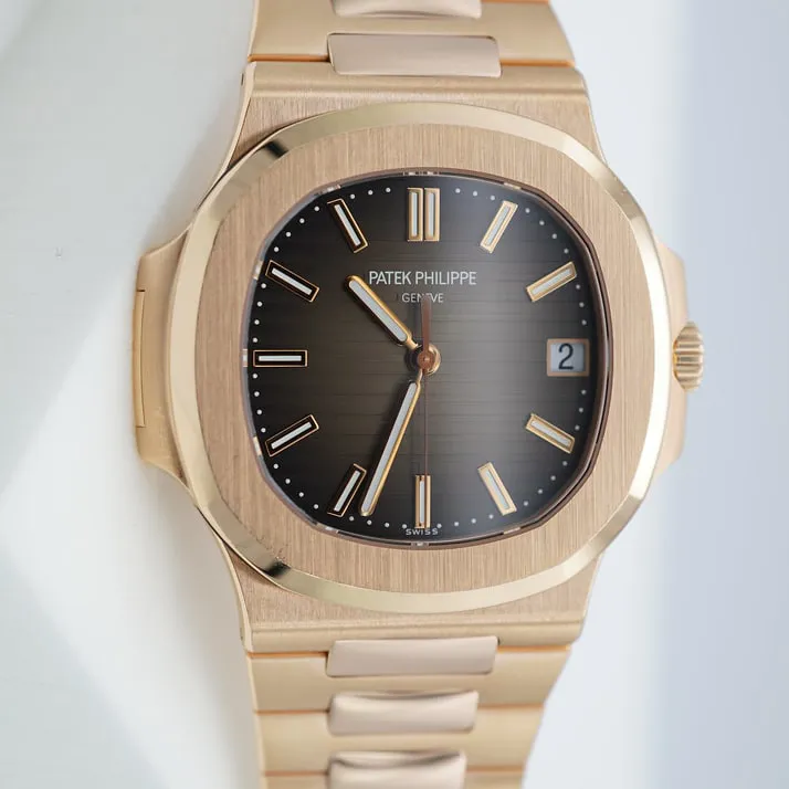 Patek Philippe Nautilus 5711/1R-001 40mm Rose gold Brown