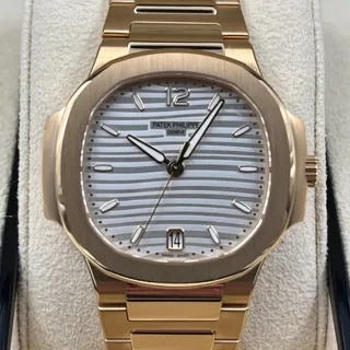 Patek Philippe Nautilus 7118/1R-001 Rose gold Silver