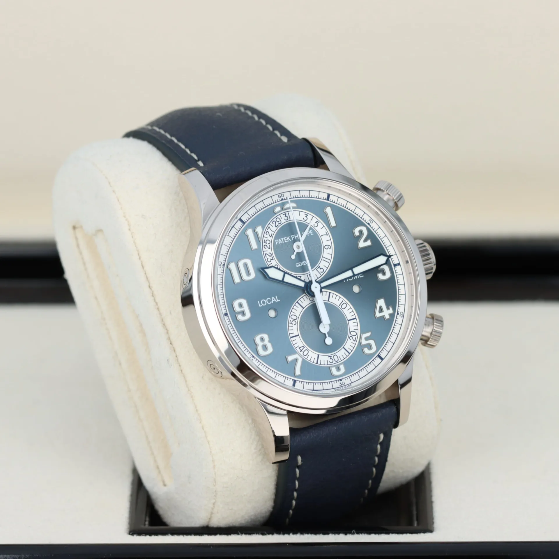 Patek Philippe Travel Time 5924G-001 42mm White gold Blue 5