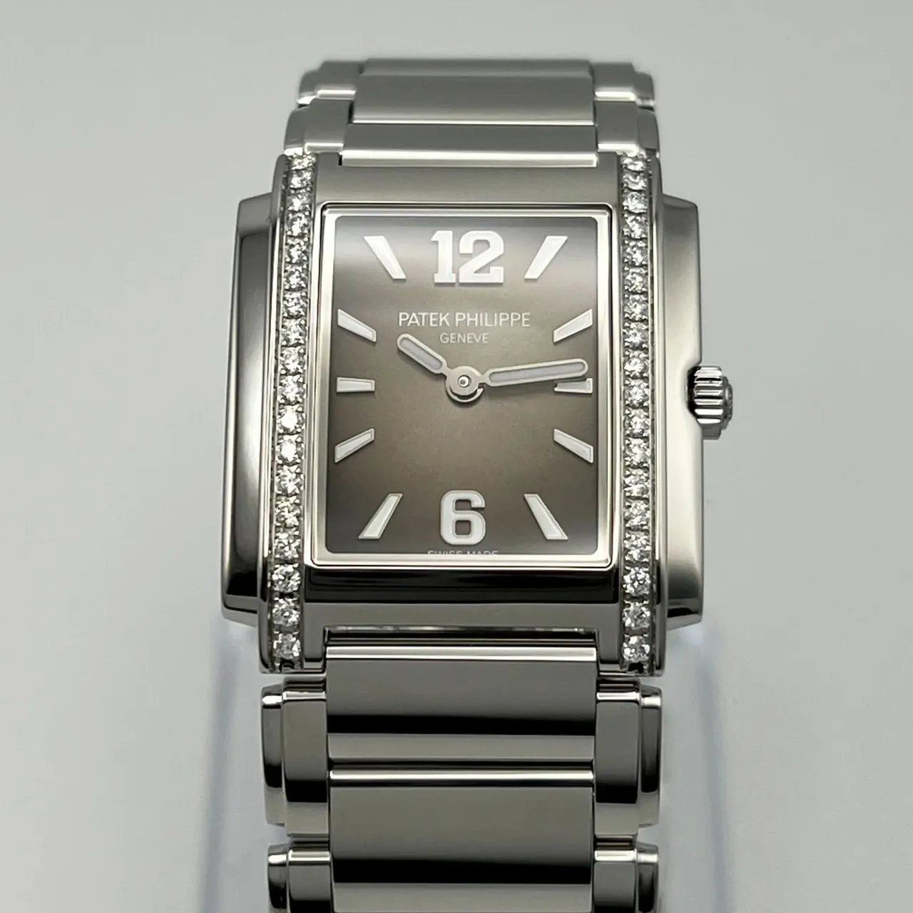 Patek Philippe Twenty~4 4910/1200A-010 25.1mm Stainless steel Gray