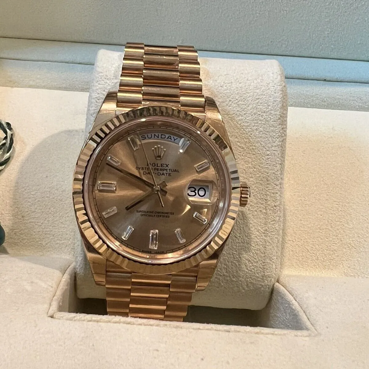 Rolex Day-Date 40 228238-0005 40mm 18k yellow gold Champagne