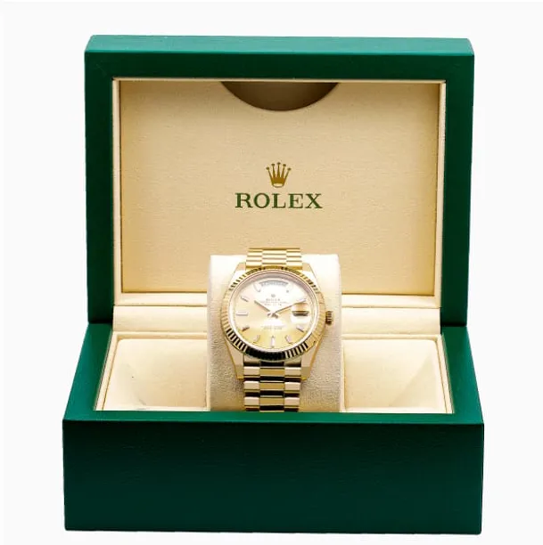 Rolex Day-Date 40 228238-0005 40mm 18k yellow gold Champagne 2