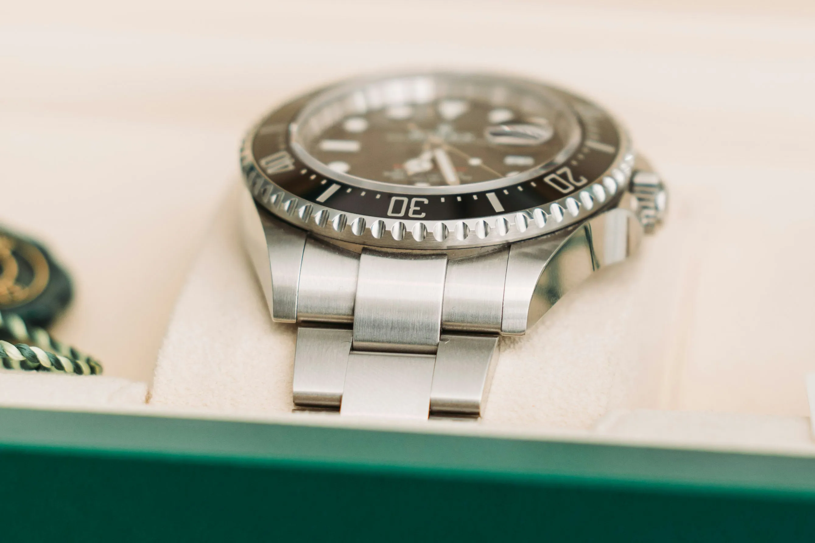 Rolex Sea-Dweller 126600 43mm Stainless steel Black